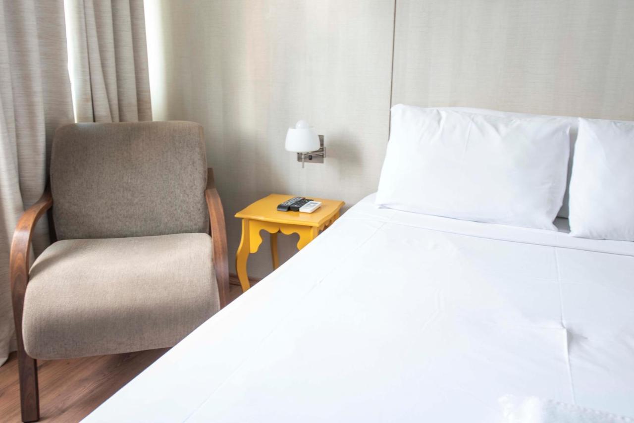 Hotel Santiago Centro เตเรซอโปลิส ภายนอก รูปภาพ