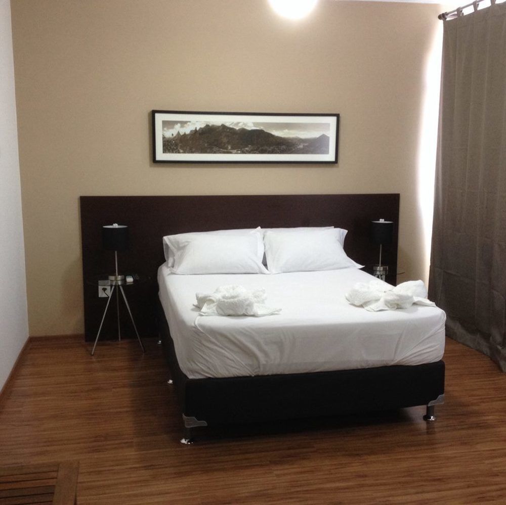 Hotel Santiago Centro เตเรซอโปลิส ภายนอก รูปภาพ